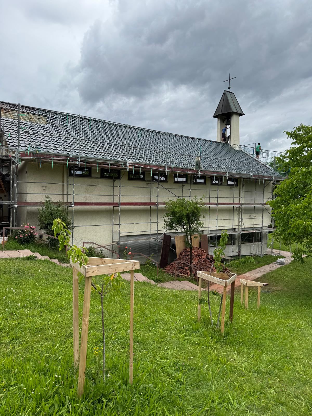 Renovare acoperiș și fațadă biserică